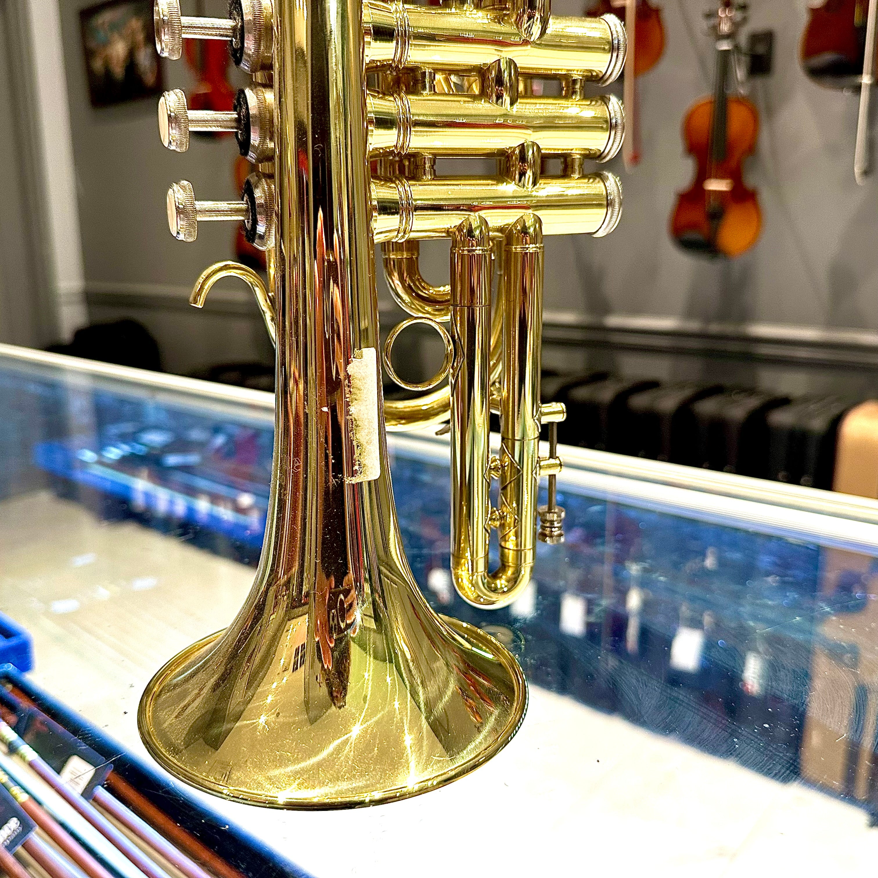 Fugue F440: Student Bb Cornet, Gold