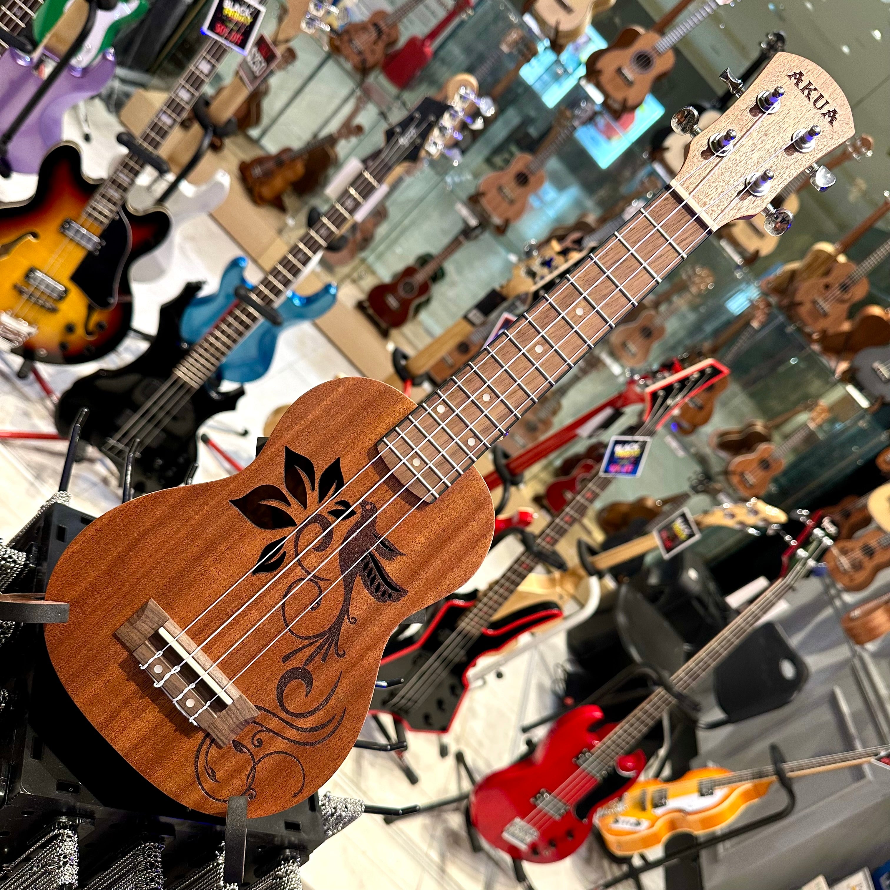 AKUA Aloha: 21" Soprano Ukulele - Hummingbird