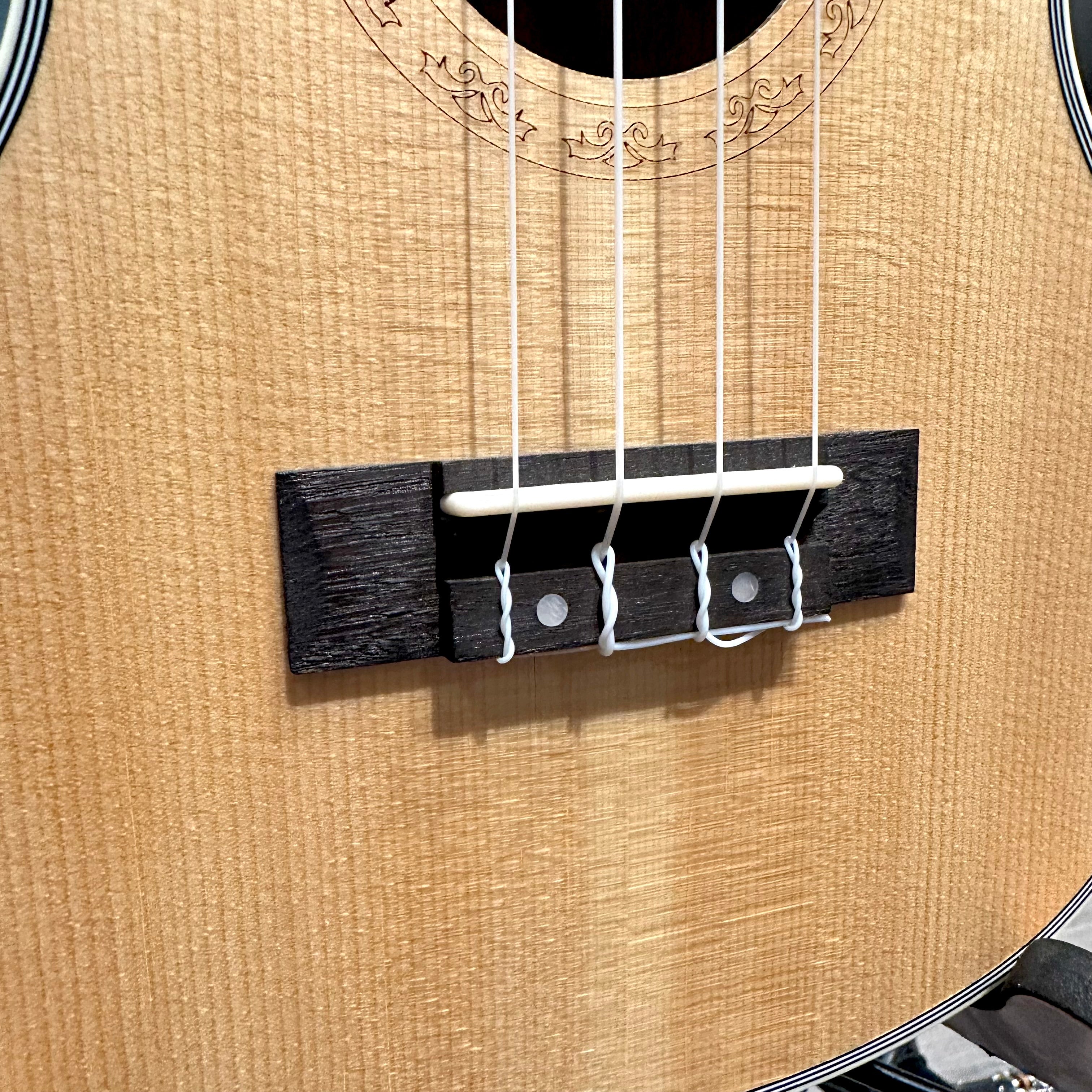 Akua Laka: 24” Concert Ukulele - Cutaway