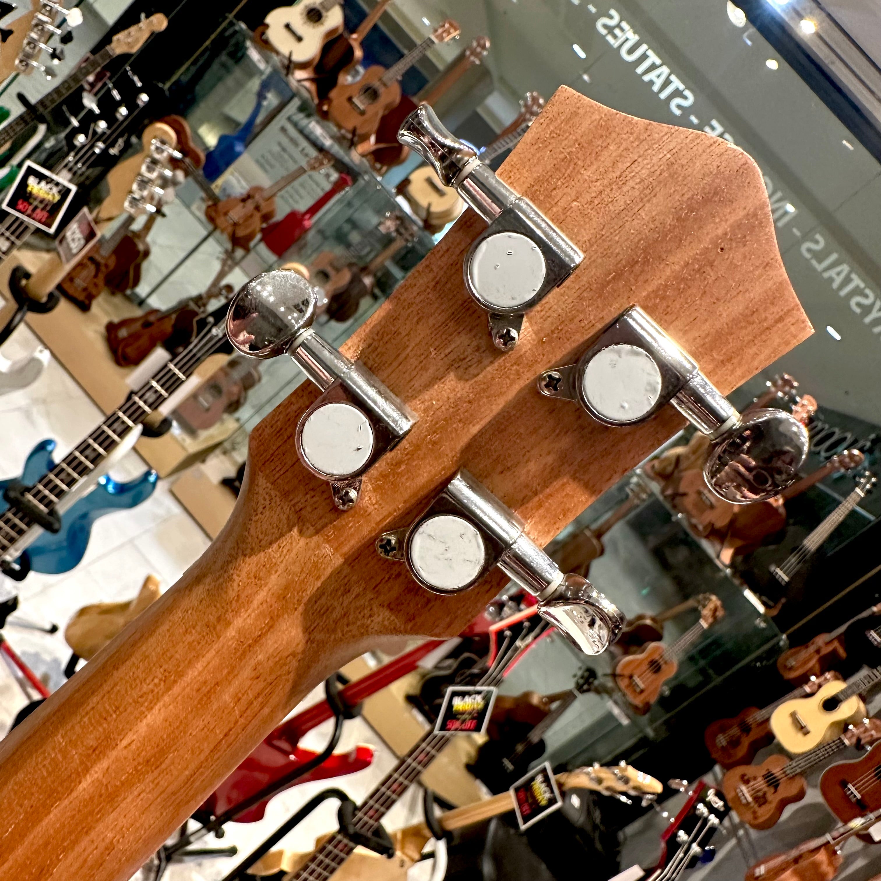 Akua Laka: 24” Concert Ukulele - Cutaway